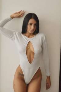 Atakent Escort'ta Muhteşem Güzelliğiyle Seni Büyüleyecek Kız