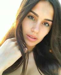 Atakent'in Çarpıcı Escort Kızı: İnce Belli, Göz Kamaştırıcı Saçlarıyla Büyülüyor