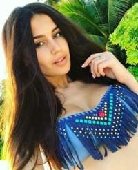 Atakent'in Çarpıcı Escort Kızı: İnce Belli, Göz Kamaştırıcı Saçlarıyla Büyülüyor