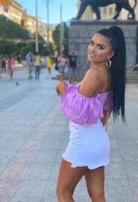 Beyaz Tenli Uzun Saçlı Türk Escort Leyla