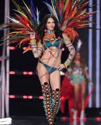 Özbek Eskort Cazibe Bombası - Sevgiliniz Olmak İçin Hazır