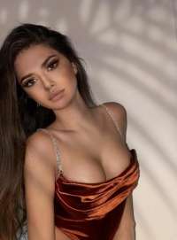 Tutkulu ve Çekici Arap Escort Bayan Hale